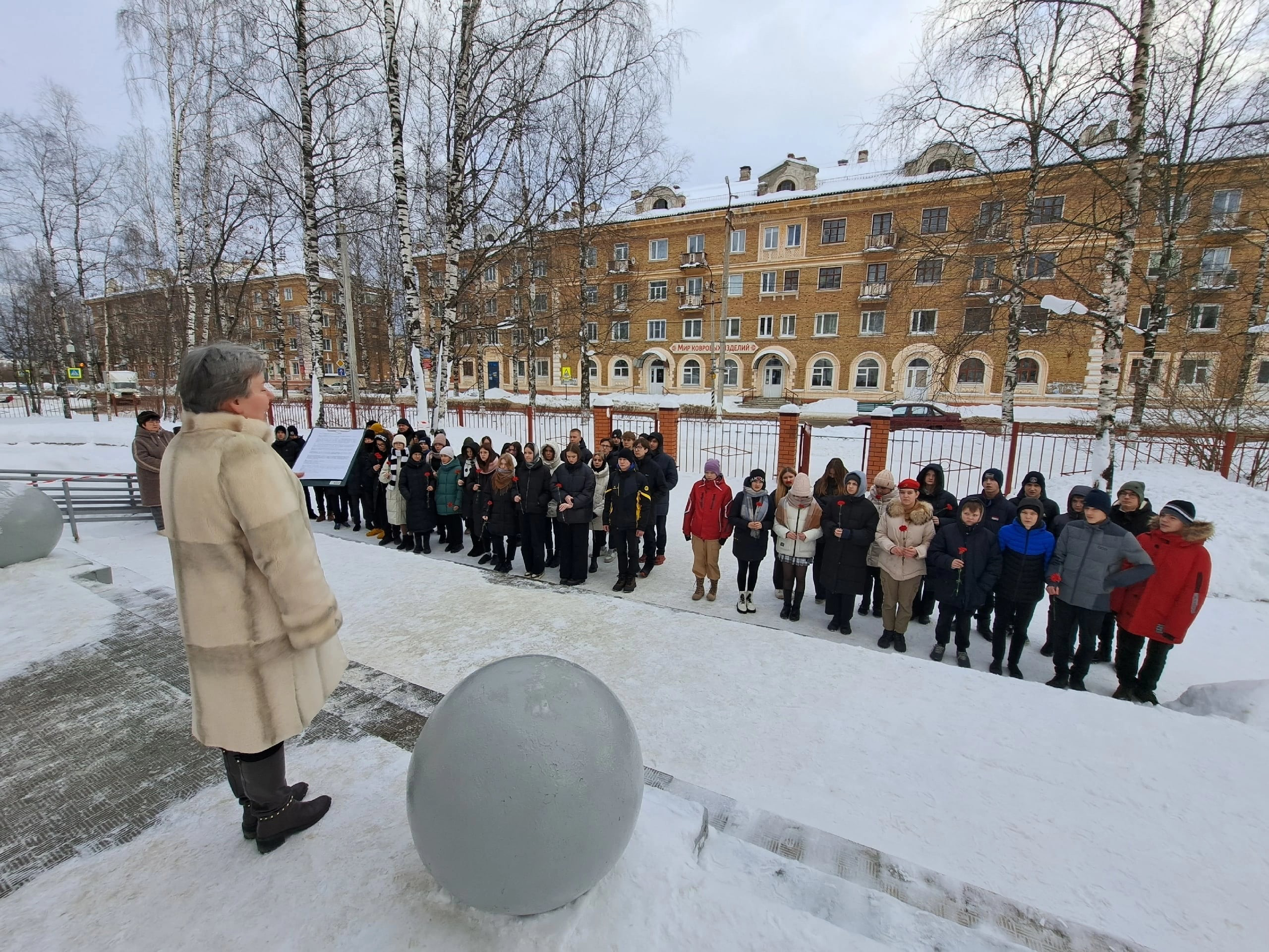 13.02.2023 в «МОУ СОШ № 2» прошел митинг в честь военнослужащих.